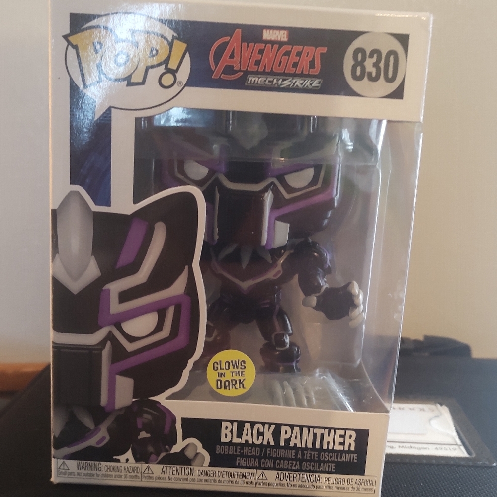 Avengers Black Panther Funko Pop! Glow in the dark - Picture 3 of 4